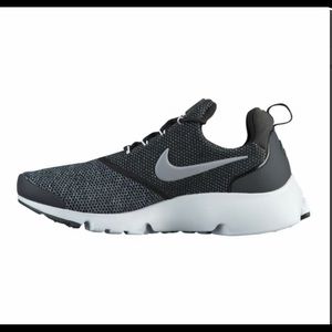 New Nike Presto Fly SE-Women's- running shoes